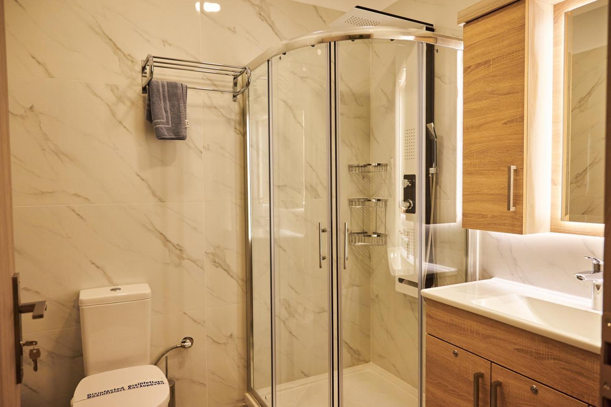 Famissi Suites 1 กาลัมปากา ภายนอก รูปภาพ
